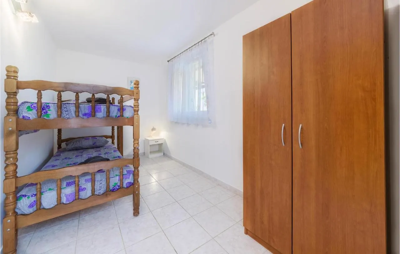 Cozy Apartment In Pula With Kitchen Croatia
