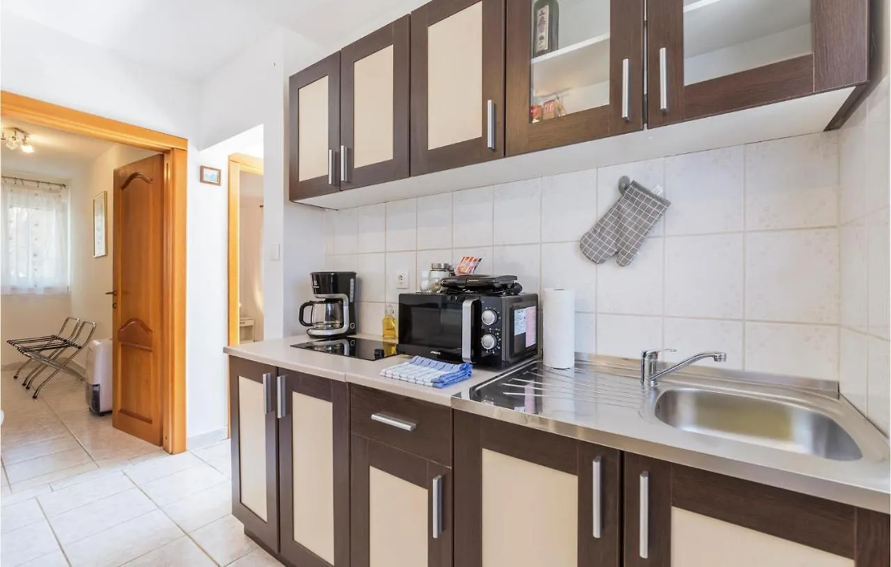 Cozy Apartment In Pula With Kitchen Croatia